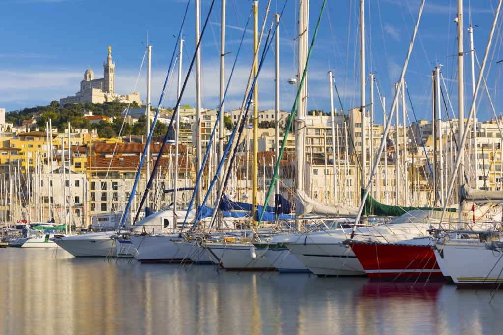 zeilboten haven marseille frankrijk Zeilboten in de haven van Marseille, Frankrijk