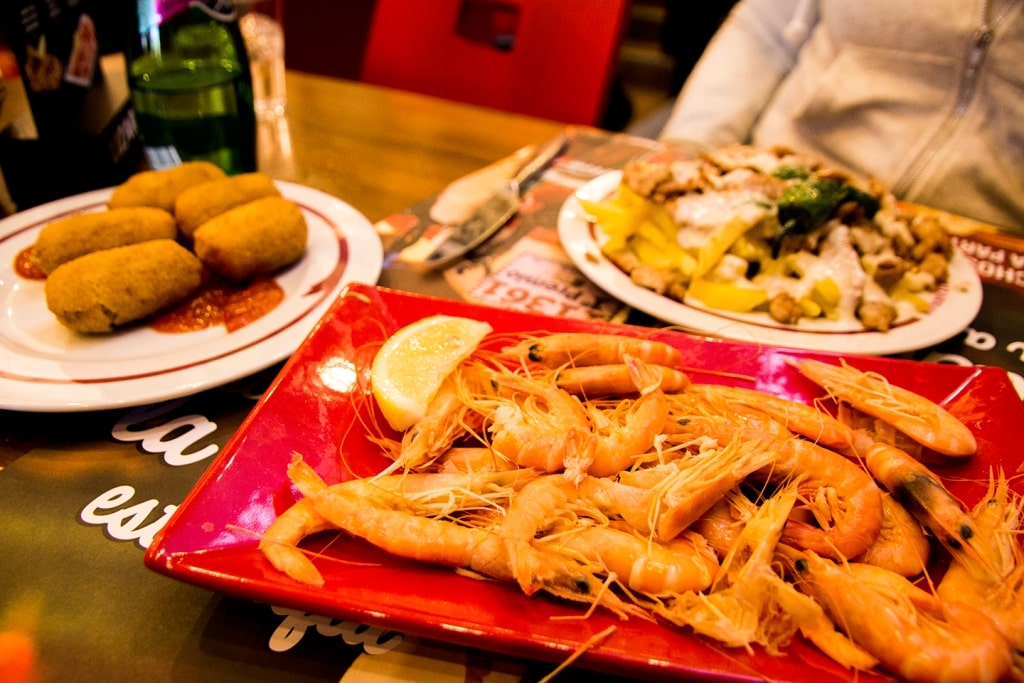 tapas garnalen eten Tapas met kroketjes en garnalen