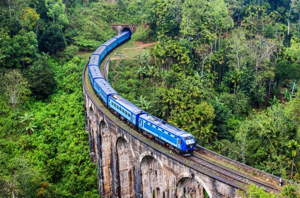 trein brug sri lanka Trein op een brug in Sri Lanka