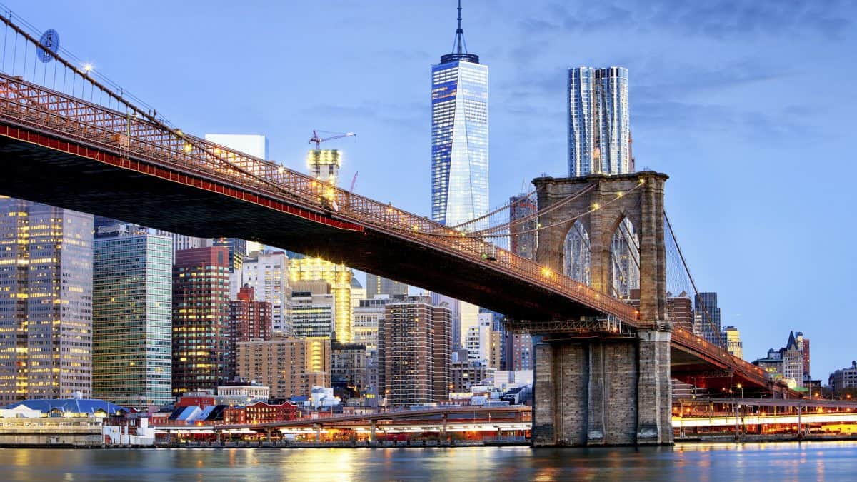 Brooklyn bridge and WTC Freedom tower in New York