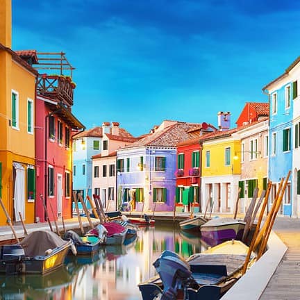 Gekleurde huizen in Venetië, Italië