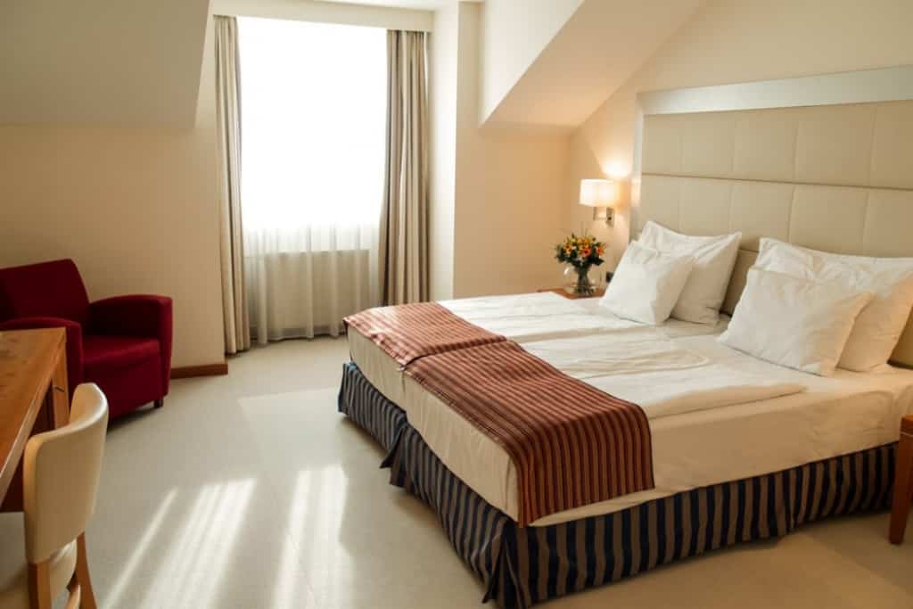 hotelkamer design hotel merrion in praag tsjechie Hotelkamer van Design Hotel Merrion in Praag, Tsjechië