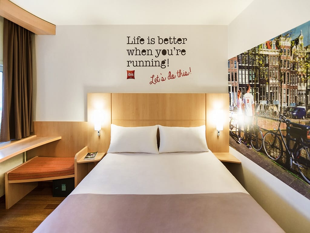 hotelkamer ibis hotel op amsterdam schiphol Hotelkamer van Ibis hotel op Amsterdam Schiphol
