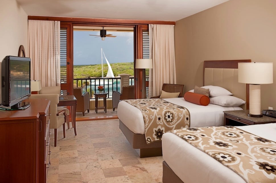 hotelkamer santa barbara beach golf resort in jan thiel baai curacao Hotelkamer van Santa Barbara Beach & Golf Resort in Jan Thiel Baai, Curaçao