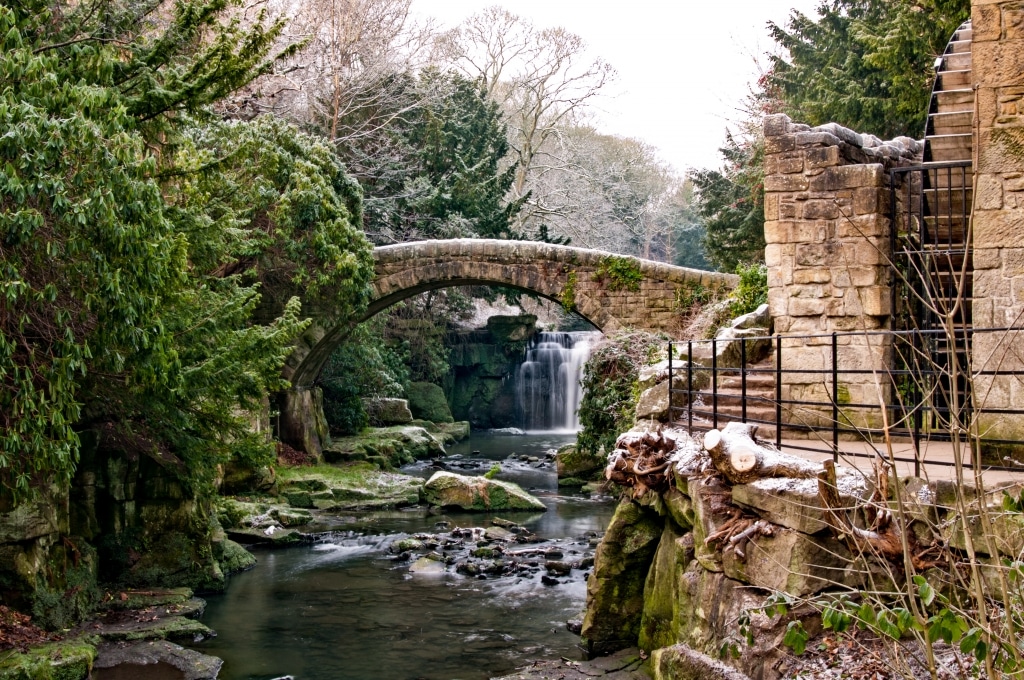 jesmond dene old mill waterval newcastle engeland Jesmond Dene Old Mill en waterval in Newcastle, Engeland