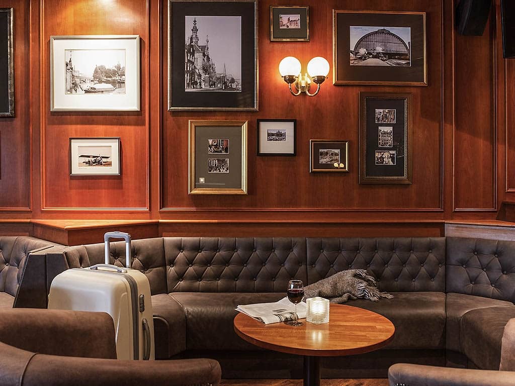 lounge ibis hotel op amsterdam schiphol Lounge van Ibis hotel op Amsterdam Schiphol