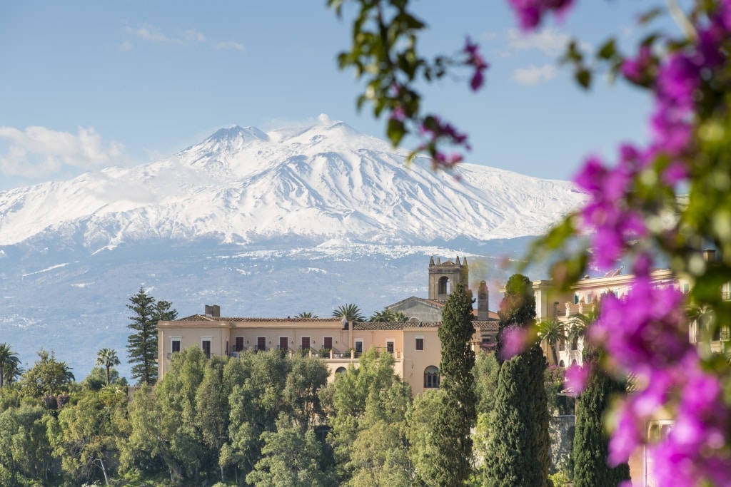 uitzicht etna vanuit taormina sicilie italie Uitzicht op de Etna vanuit Taormina, Sicilië, Italië
