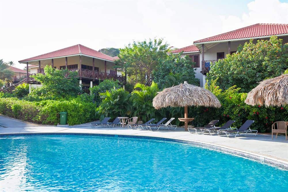 Zwembad van Blue Bay Curaçao Golf & Beach Resort in Sint Michiel, Curaçao