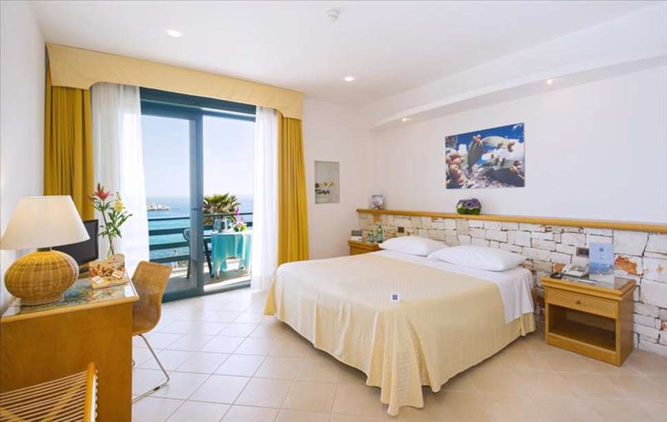 hotelkamer hotel terminal in santa maria di leuca italie Hotelkamer van Hotel Terminal in Santa Maria di Leuca, Italië