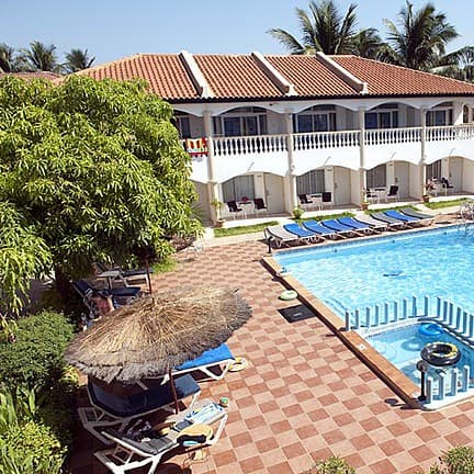Zwembad van Cape Point Hotel in Bakau, Gambia