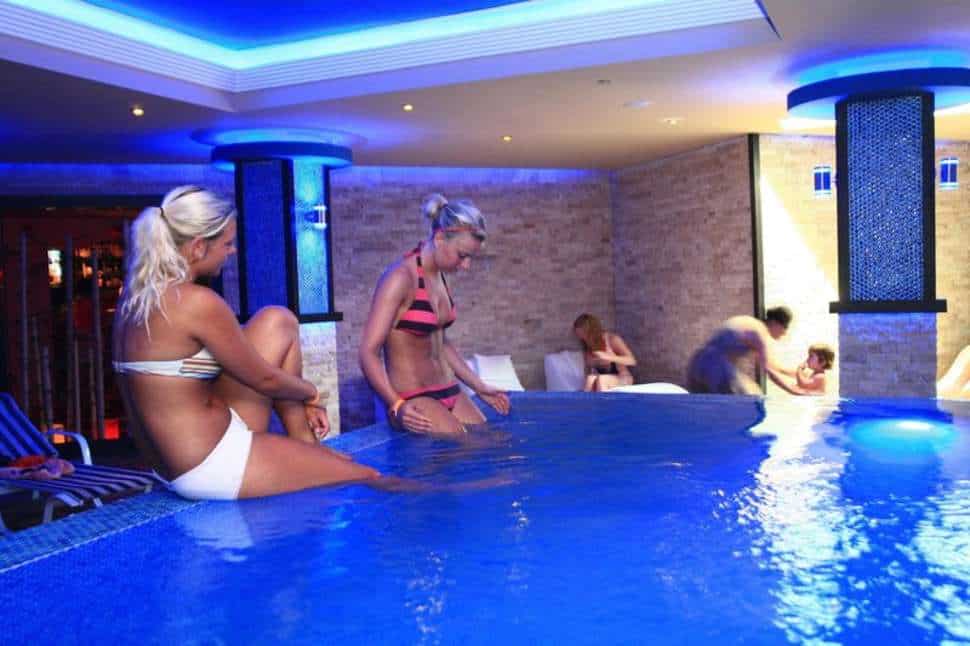 Binnenbad van TAC Premier Hotel & Spa in Alanya, Turkije