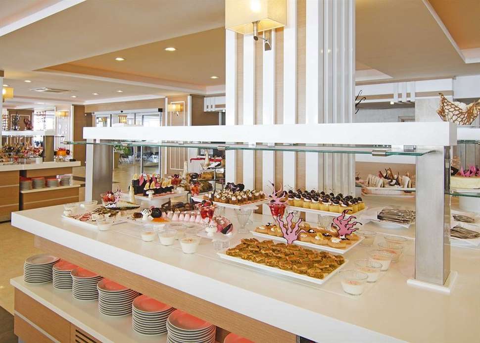 Buffetrestaurant van Palm Wings Beach Resort Kusadasi in Kusadasi, Turkije