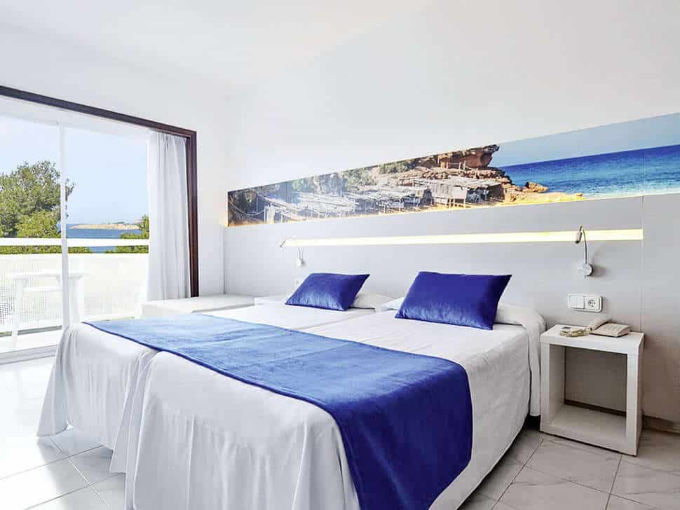 hotelkamer azuline bergantin in san antonio ibiza Hotelkamer van Azuline Bergantin in San Antonio, Ibiza