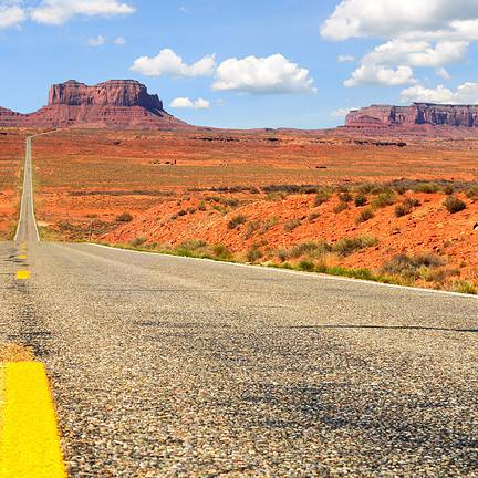 Weg naar Monument Valley in Utah/Arizona, Verenigde Staten