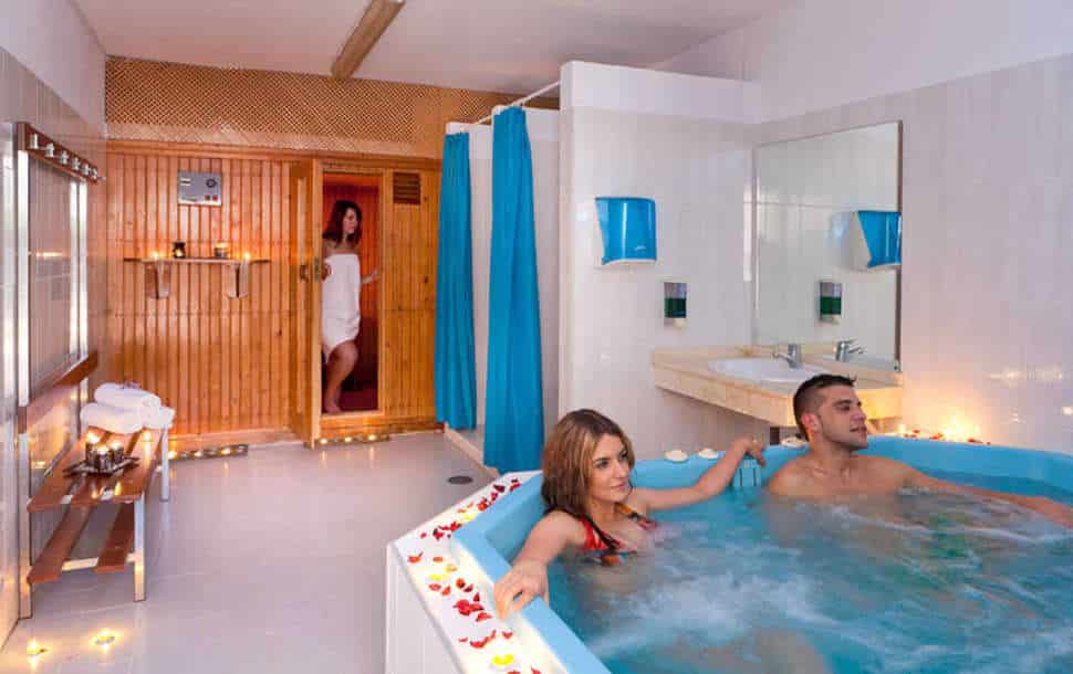 wellness blue sea costa teguise gardens in costa teguise lanzarote Sauna en whirlpool van Blue Sea Costa Teguise Gardens in Costa Teguise, Lanzarote