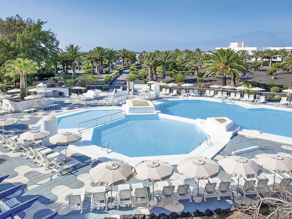 zwembaden hotel ole olivina lanzarote in puerto del carmen lanzarote Zwembaden van Hotel Ole Olivina Lanzarote in Puerto del Carmen, Lanzarote