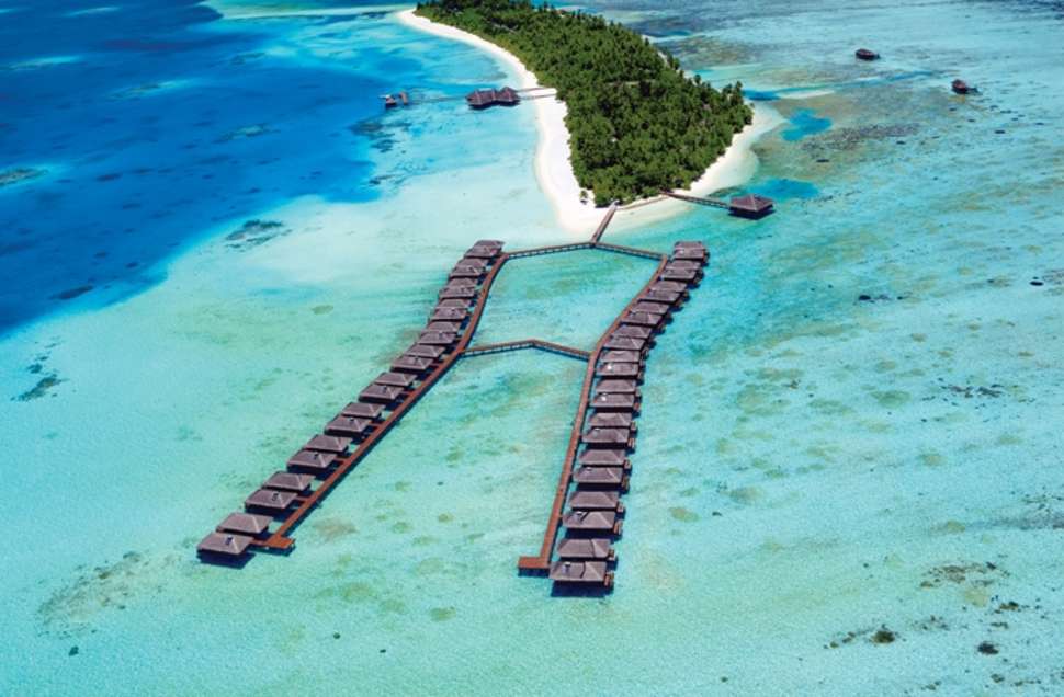 bungalows medhufushi island resort in medhufushi malediven Bungalows in zee van Medhufushi Island Resort in Medhufushi, Malediven