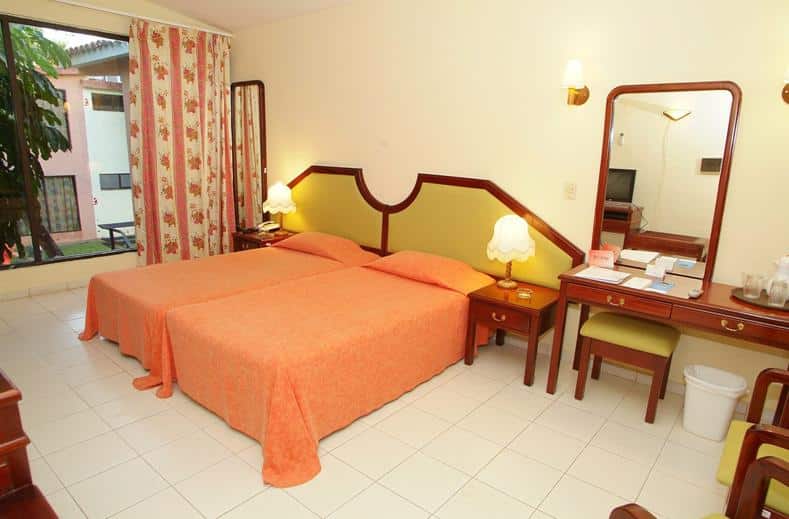 slaapkamer club amigo atlantico in guardalavaca cuba Slaapkamer van Club Amigo Atlantico in Guardalavaca, Cuba