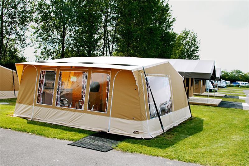 tent camping colline de rabais in virton ardennen belgie Tent op Camping Colline de Rabais in Virton, Ardennen, België