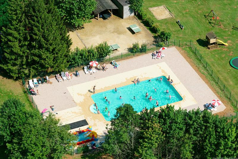 zwembad camping colline de rabais in virton ardennen belgie Zwembad van Camping Colline de Rabais in Virton, Ardennen, België