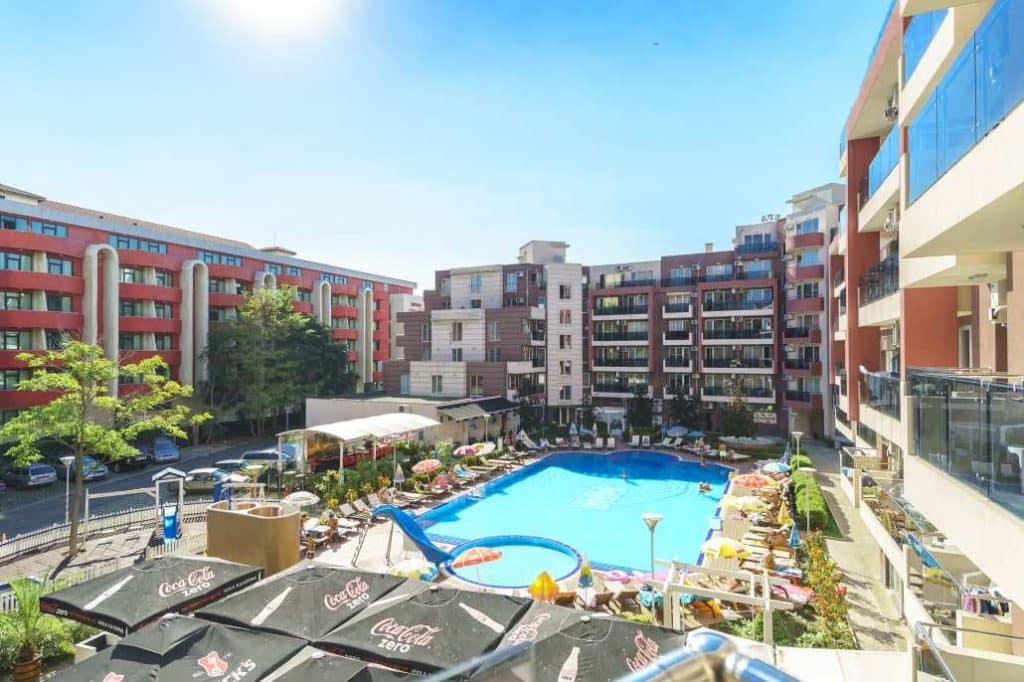 Admiral Plaza in Sunny Beach Bulgarije Zwembad Admiral Plaza in Sunny Beach, Bulgarije