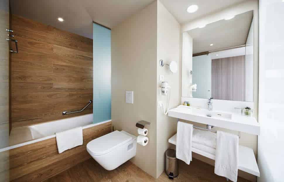 badkamer barcelo praha hotel praag tsjechie Badkamer in Hotelkamer van het Barcelo Praha Hotel in Praag, Tsjechië