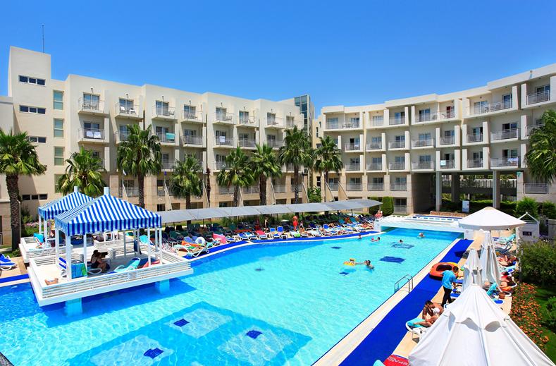 zwembad la blanche resort en spa turgutreis turkije Zwembad van La Blanche Resort & Spa in Turgutreis, Turkije