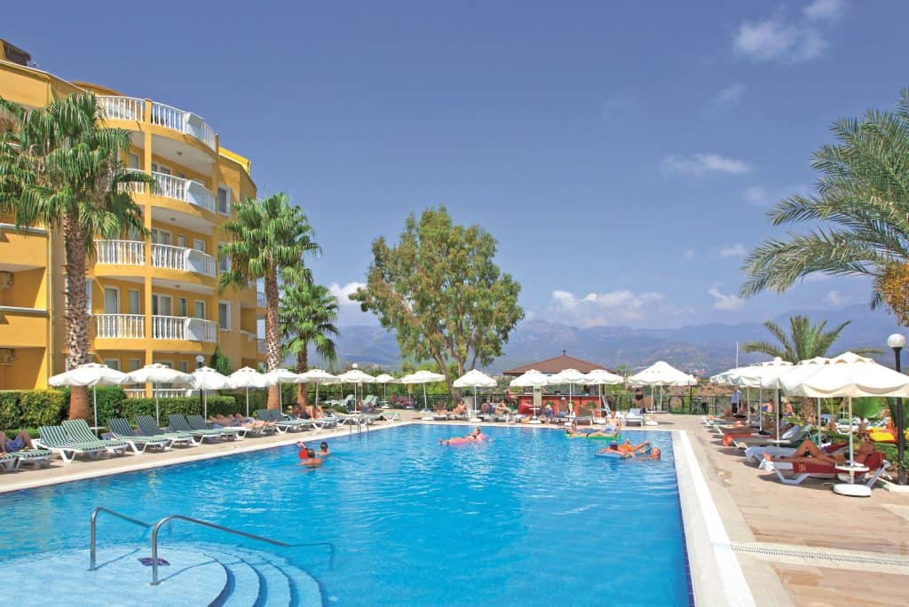 Zwembad van Club Paradiso in Alanya, Turkije