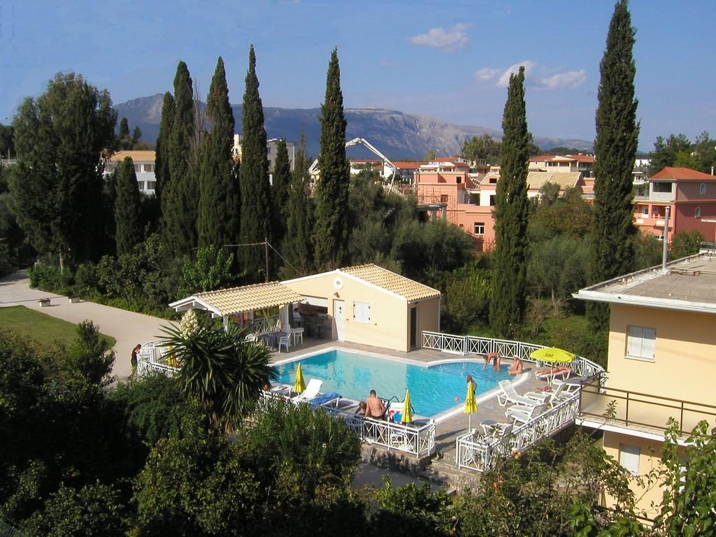dimitra apartments gouvia corfu Ligging en Zwembad van Dimitra Apartments in Gouvia, Corfu
