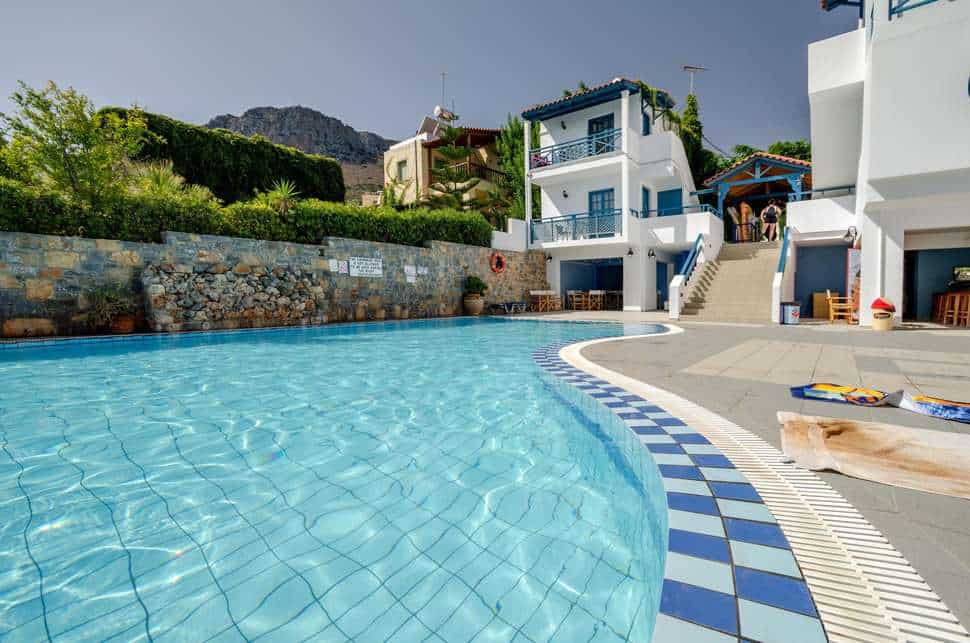 Zwembad van Mika Villas in Piskopiano, Kreta