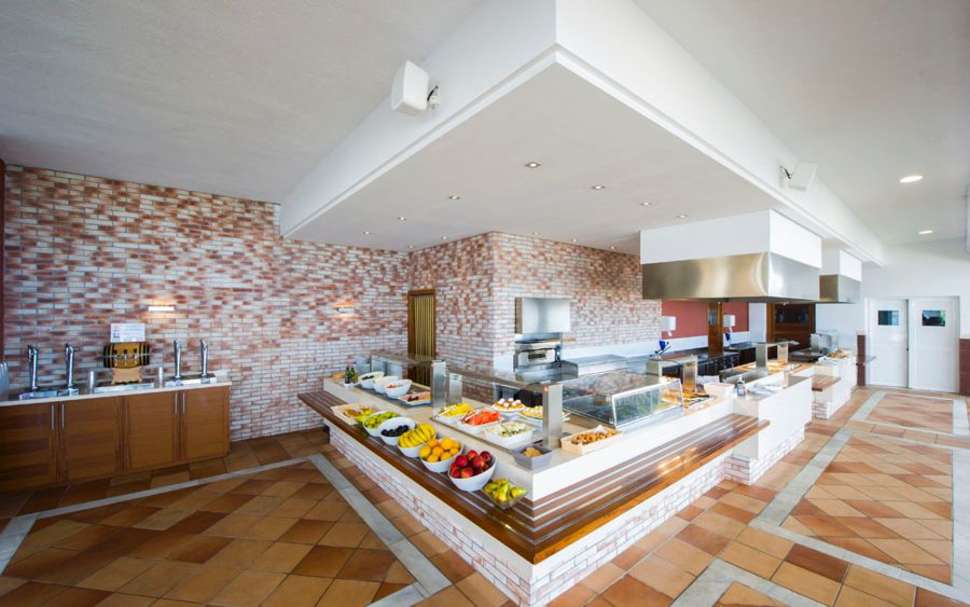 buffet splashworld playa estepona costa del sol spanje All Inclusive SPLASHWORLD Playa Estepona in Costa del Sol, Spanje