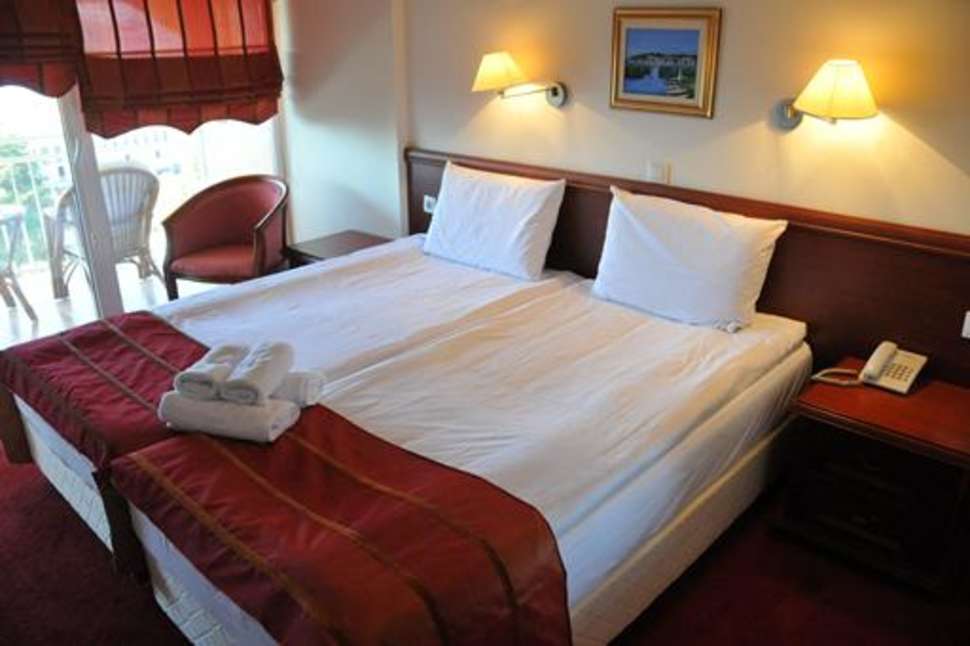 hotelkamer hotel belvedere ohrid macedonie Hotelkamer van Hotel Belvedere in Ohrid, Macedonie