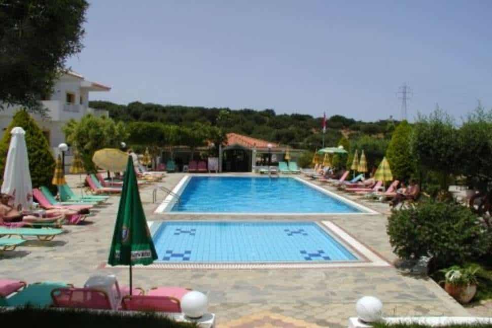 Zwembad van Nikolas Villas in Chersonissos, Kreta