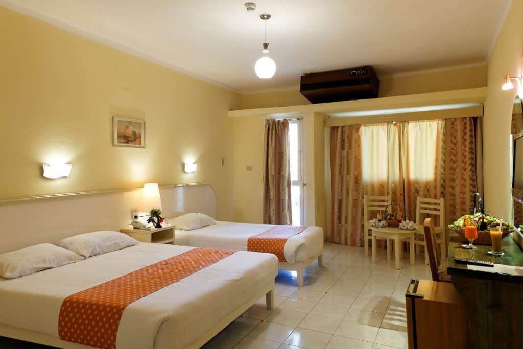 hotelkamer triton empire beach hurghada egypte Hotelkamer van Triton Emire Beach Hotel in Hurghada, Egypte