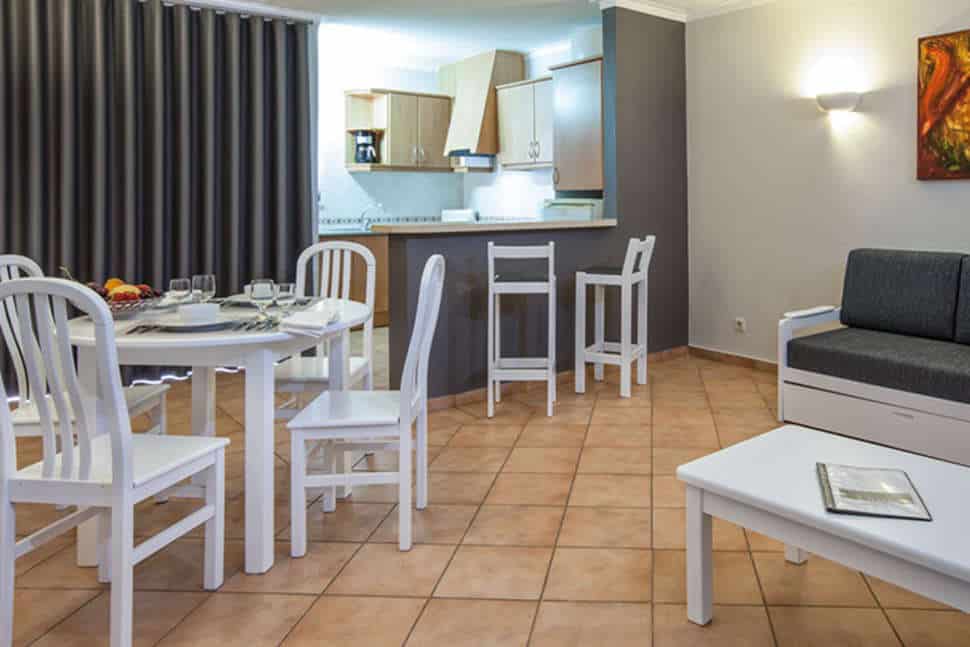keuken appartement vitors plaza alvor portugal Keuken van een Appartement van hotel Vitor's Plaza in Alvor, Portugal