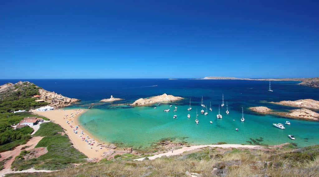 strand menorca spanje Strand op Menorca, Spanje