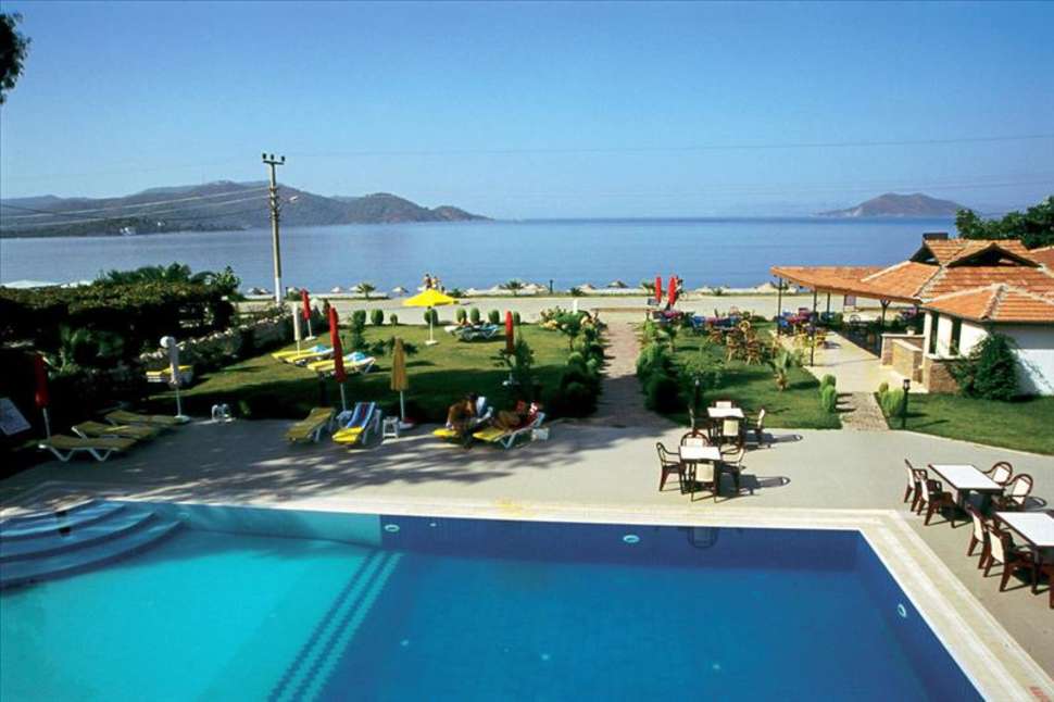 Strand van Area Hotel in Calis, Turkije