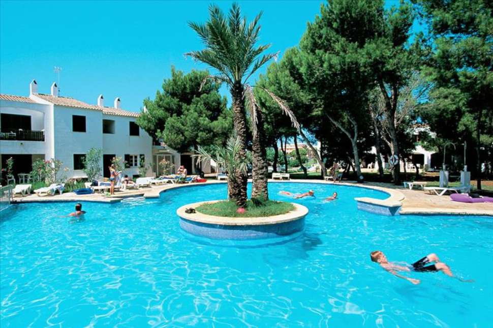 zwembad las brisas i en ii cala n bosch menorca Zwembad van Las Brisas I en II in Cala 'n Bosch, Menorca