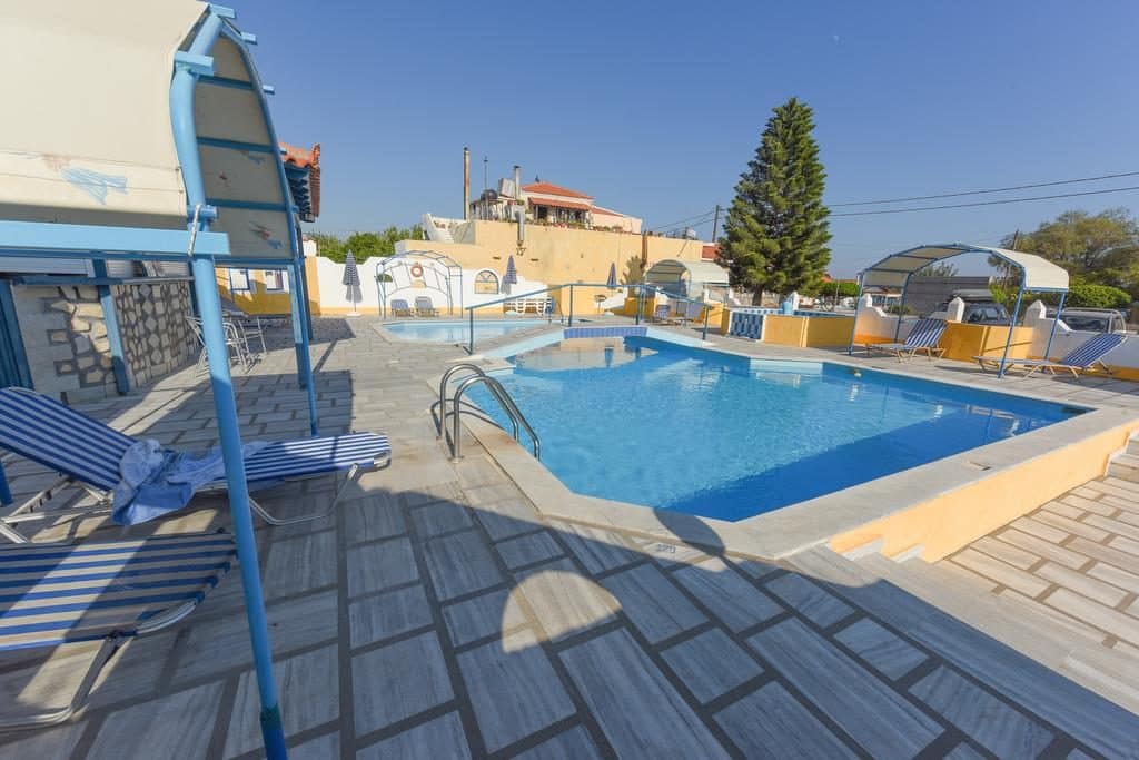 zwembad pavlis ormos appartement ormos samos Zwembad van Pavlis Ormos appartement in Ormos, Samos