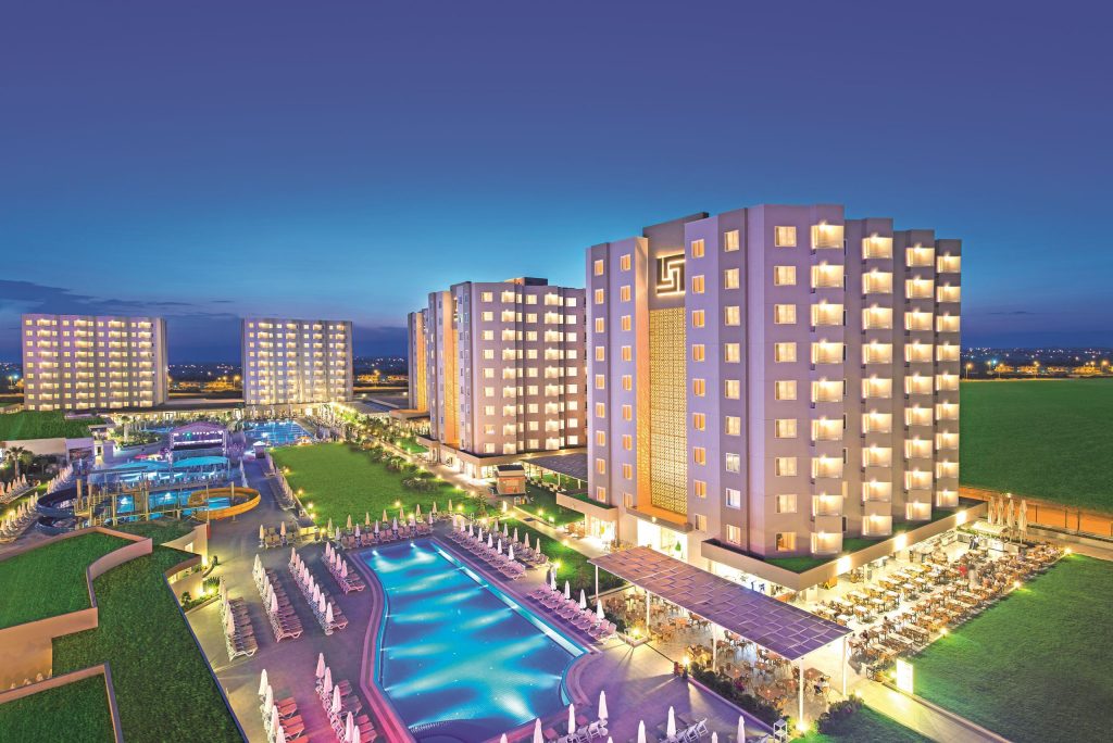 Zwembaden van Grand Park Lara in Antalya, Turkije