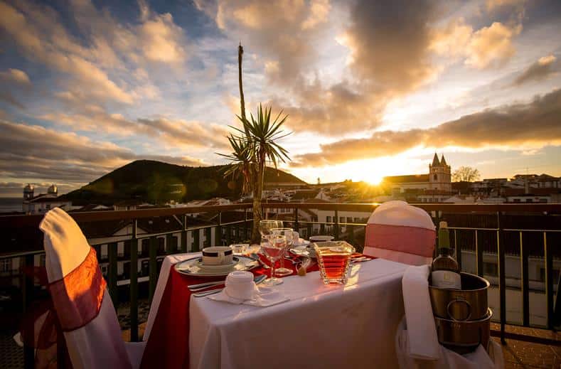 dineren azoris angra garden plaza hotel in angra do heroismo azoren Ontbijt bij Lagoa Sete Cidades op de Azoren, Portugal