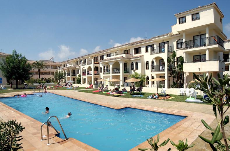 hotel puente real in torremolinos spanje Zwembad van Hotel Puente Real in Torremolinos, Spanje