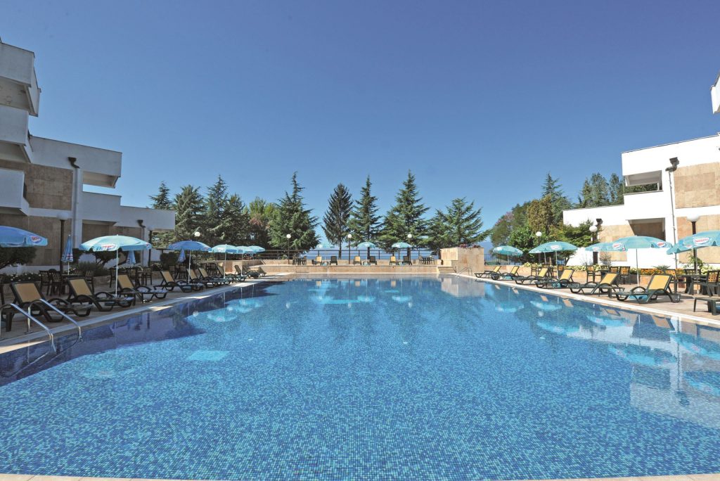 hotel sileks in ohrid macedonie Zwembad van Hotel Sileks in Ohrid, Macedonië