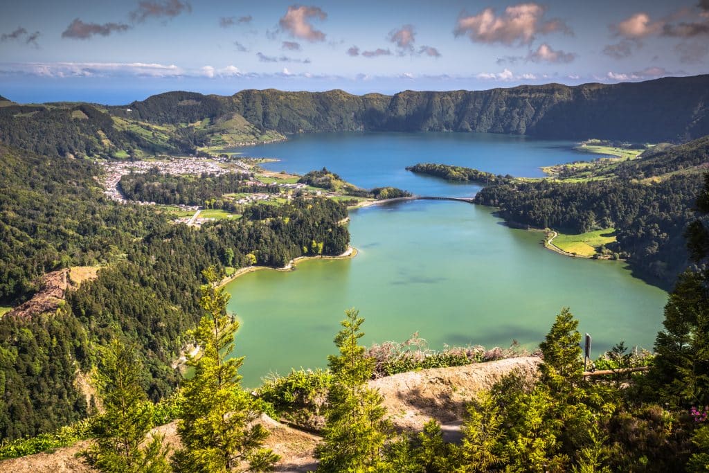 uitzicht azoren portugal Lagoa Sete Cidades op de Azoren, Portugal