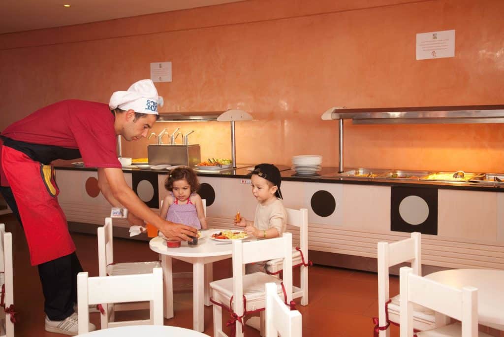 kids samira club in hammamet tunesie Kids van Samira Club in Hammamet, Tunesië