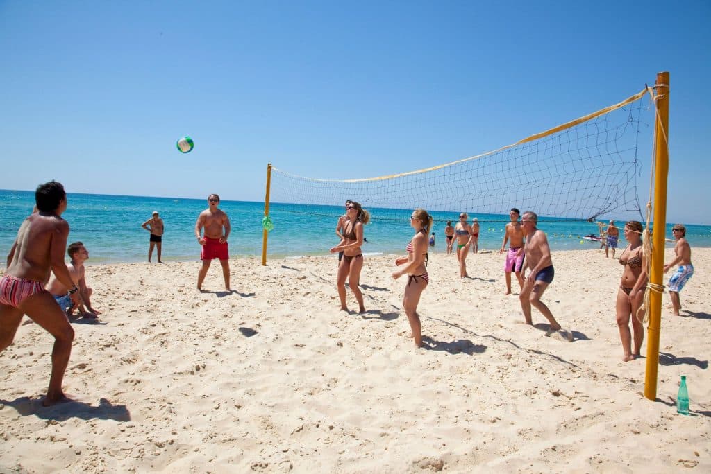 strand samira club in hammamet tunesie Volleybal op het strand van Samira Club in Hammamet, Tunesië