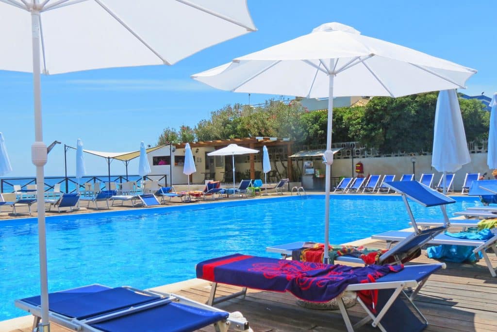 Zwembad van Hotel President Sea Palace in Lido di Noto, Italië