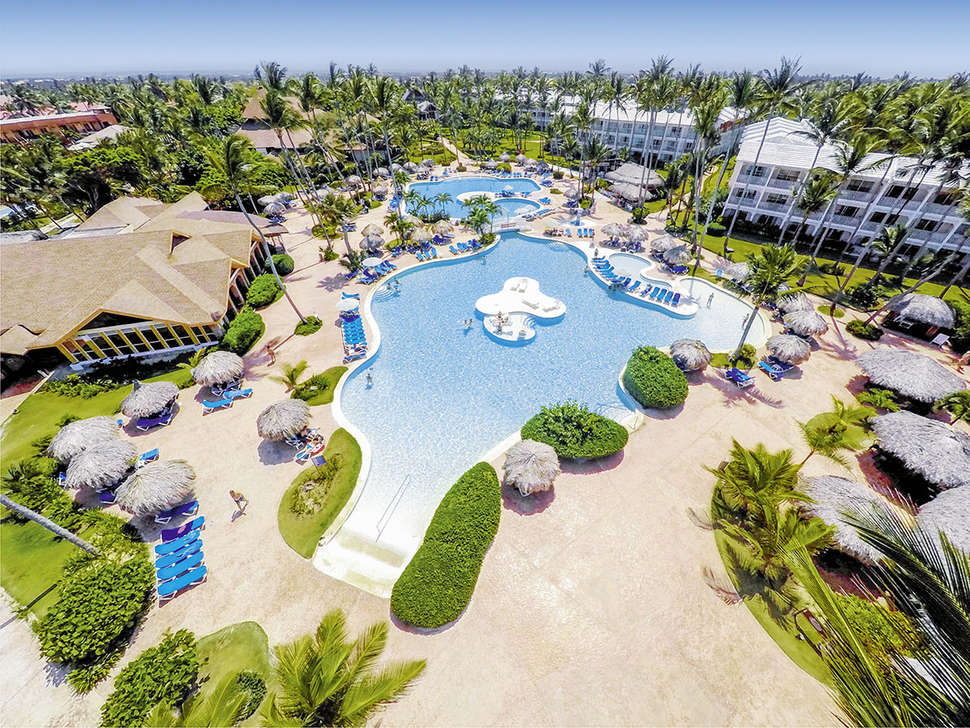 zwembad vik hotel arena blanca in punta cana dominicaanse republiek Zwembad van VIK Hotel Arena Blanca in Punta Cana, Dominicaanse Republiek
