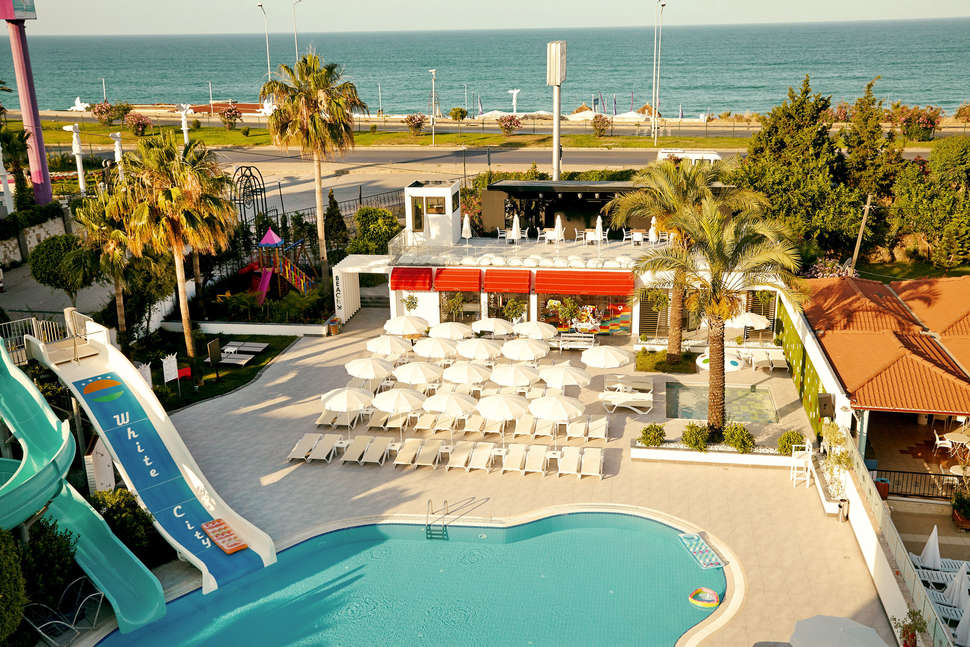 glijbaan smartline white city beach in alanya turkije Smartline White City Beach in Alanya, Turkije