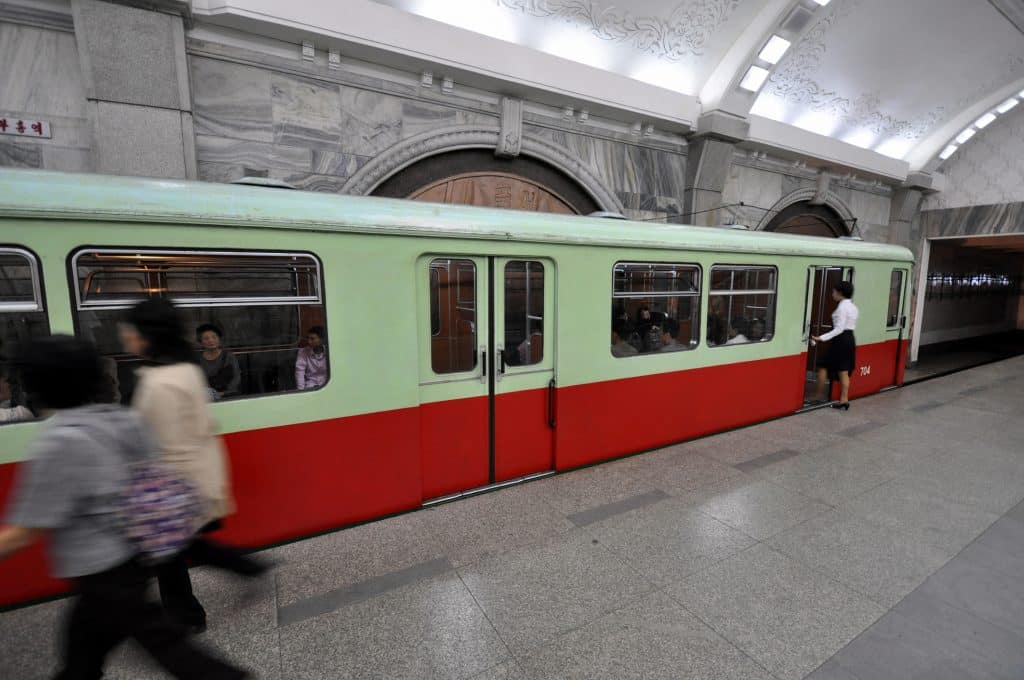 metro pyongyang noord korea De metro in Pyongyang, Noord-Korea